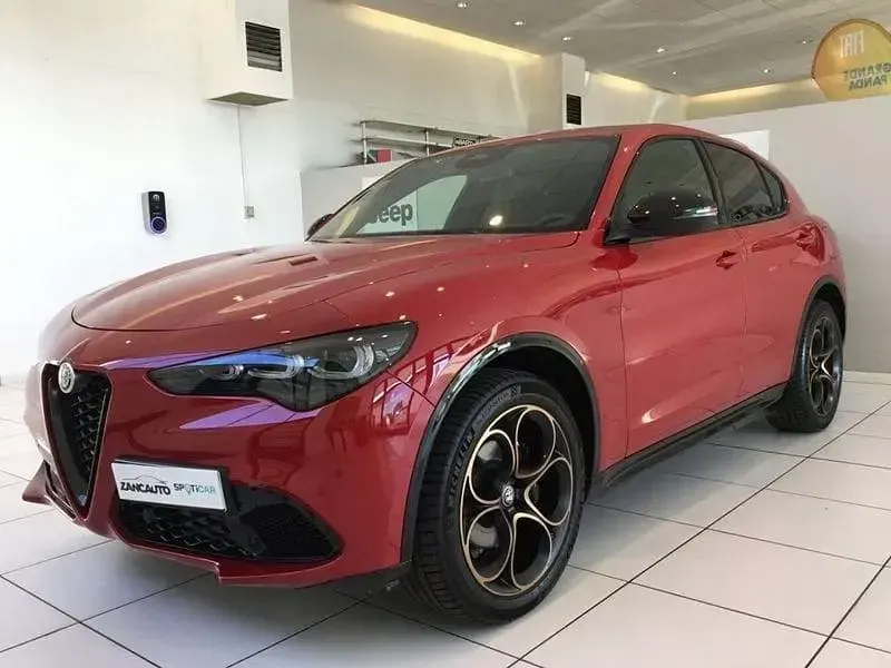 Usata Alfa Romeo Stelvio 210 CV (154 kW) 2025 Rosso SUV