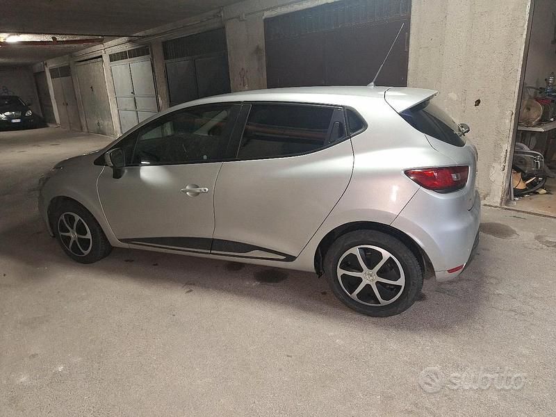 Usata Renault Clio IV 90 CV (66 kW) 2019 Grigio Berlina