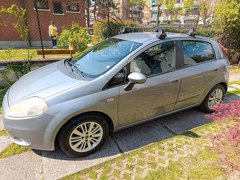 Usata Fiat Grande Punto 90 CV (66 kW) 2006 Grigio Utilitaria