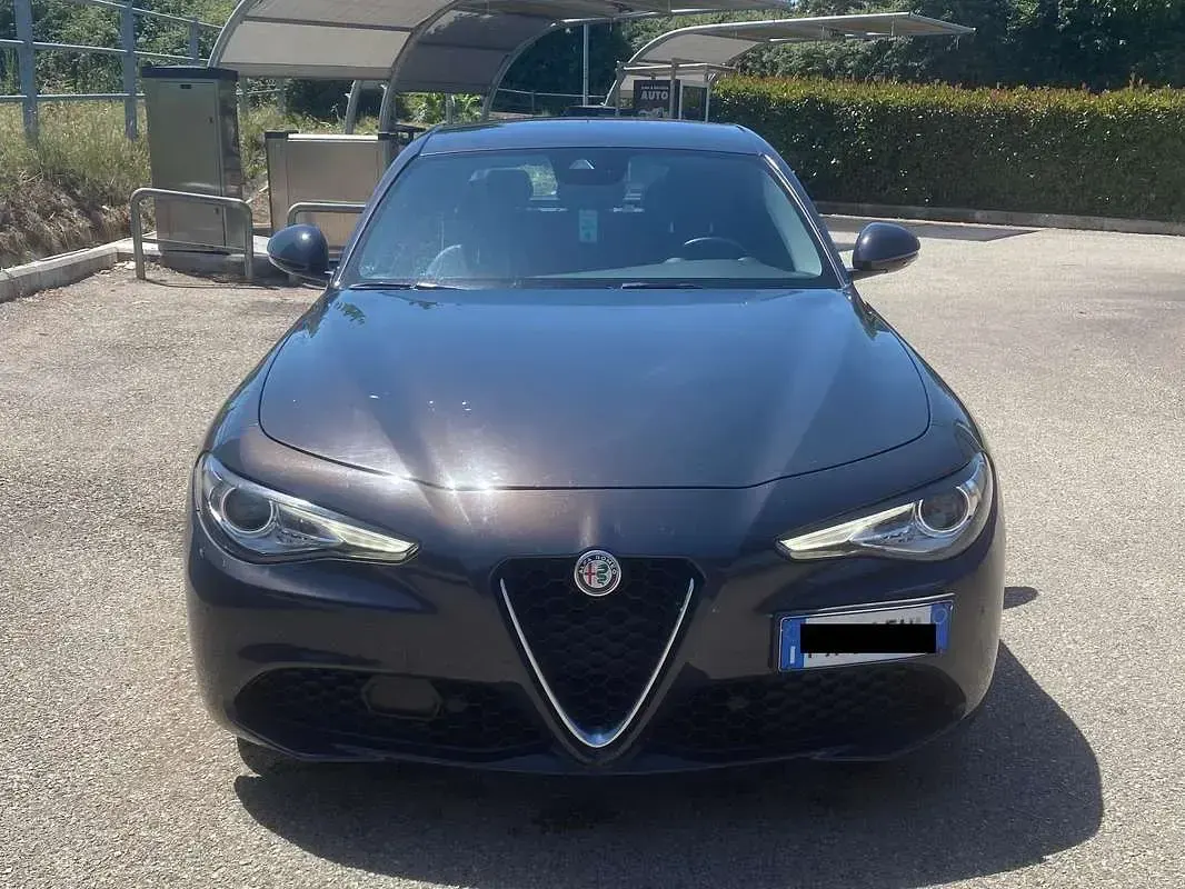 Usata Alfa Romeo Giulia Executive 160 CV (117 kW) 2019 Grigio Berlina