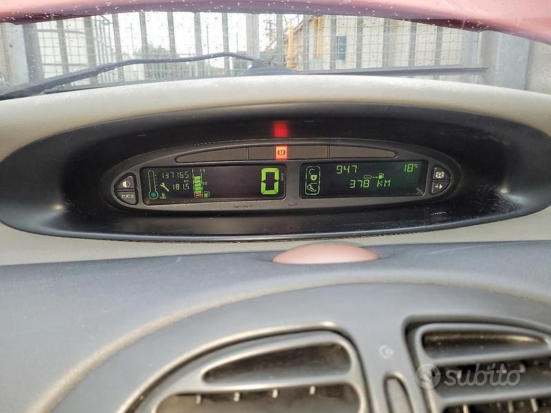 Usata Citroën Xsara 95 CV (69 kW) 2003 Rosso Monovolume