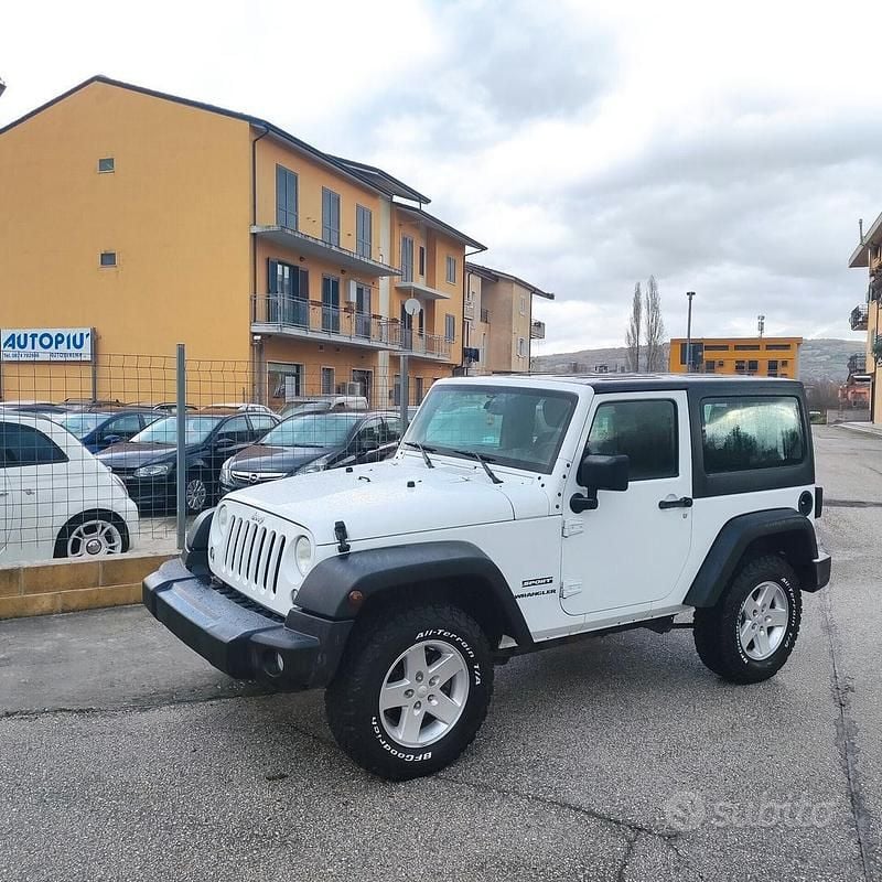 Bianco Usata 2016 Jeep Wrangler Sport SUV | 31.500 € (Ottimo prezzo) - Immagine 1/4