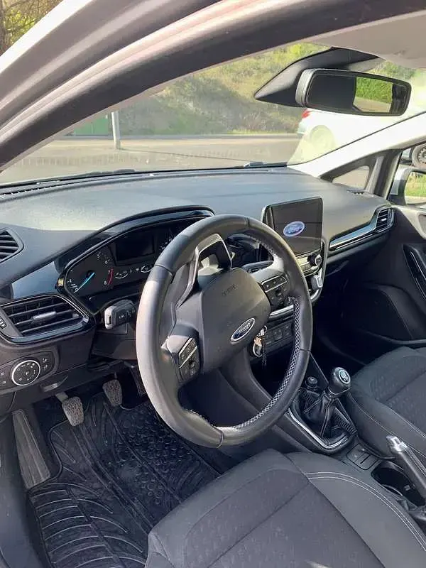 Usata Ford Fiesta Titanium 86 CV (63 kW) 2019 Grigio Utilitaria