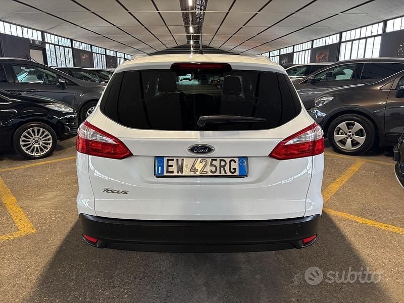 Usata Ford Focus Titanium 120 CV (88 kW) 2014 Bianco Station wagon