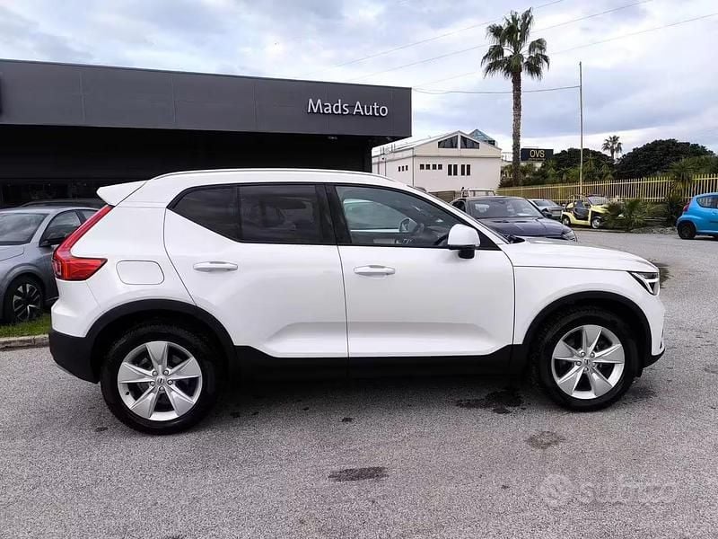Usata Volvo XC40 Core 163 CV (119 kW) 2025 Bianco SUV
