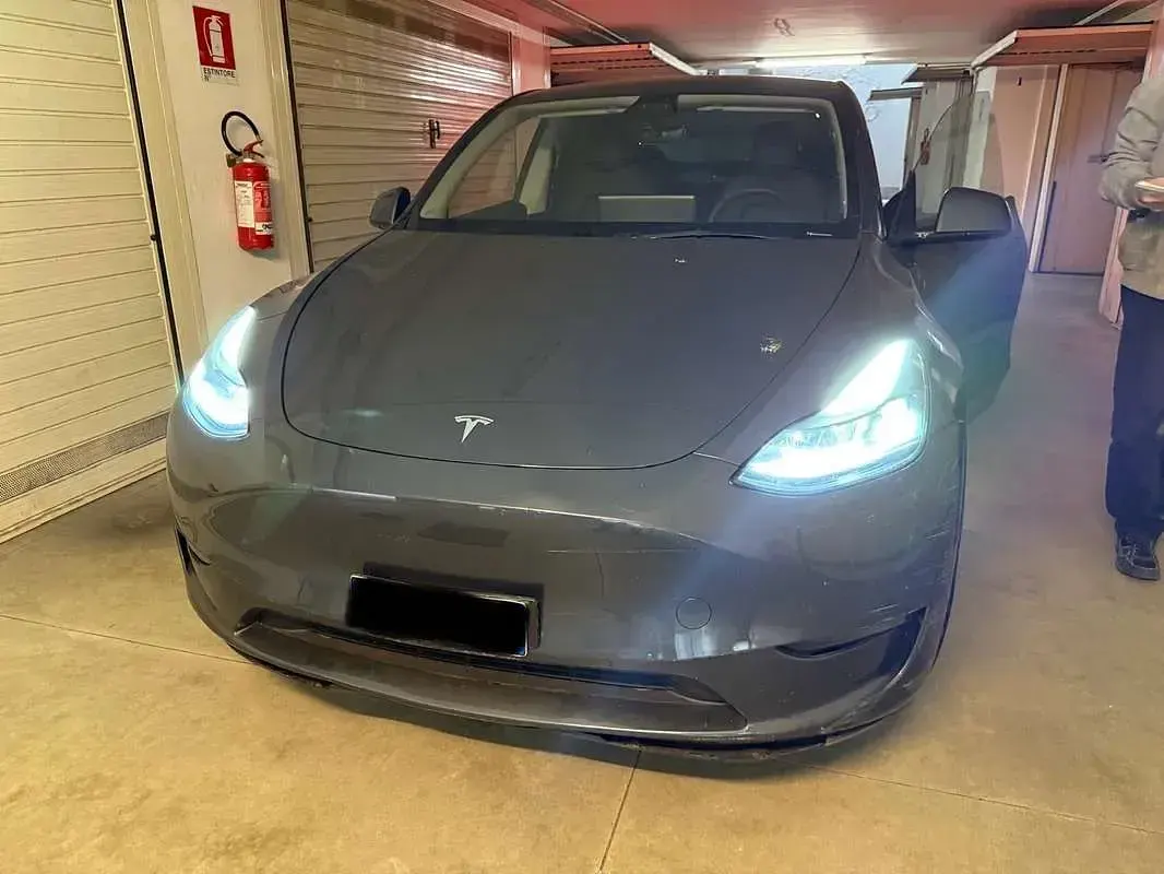 Usata Tesla Model Y 152 kW (208 CV) 2023 SUV