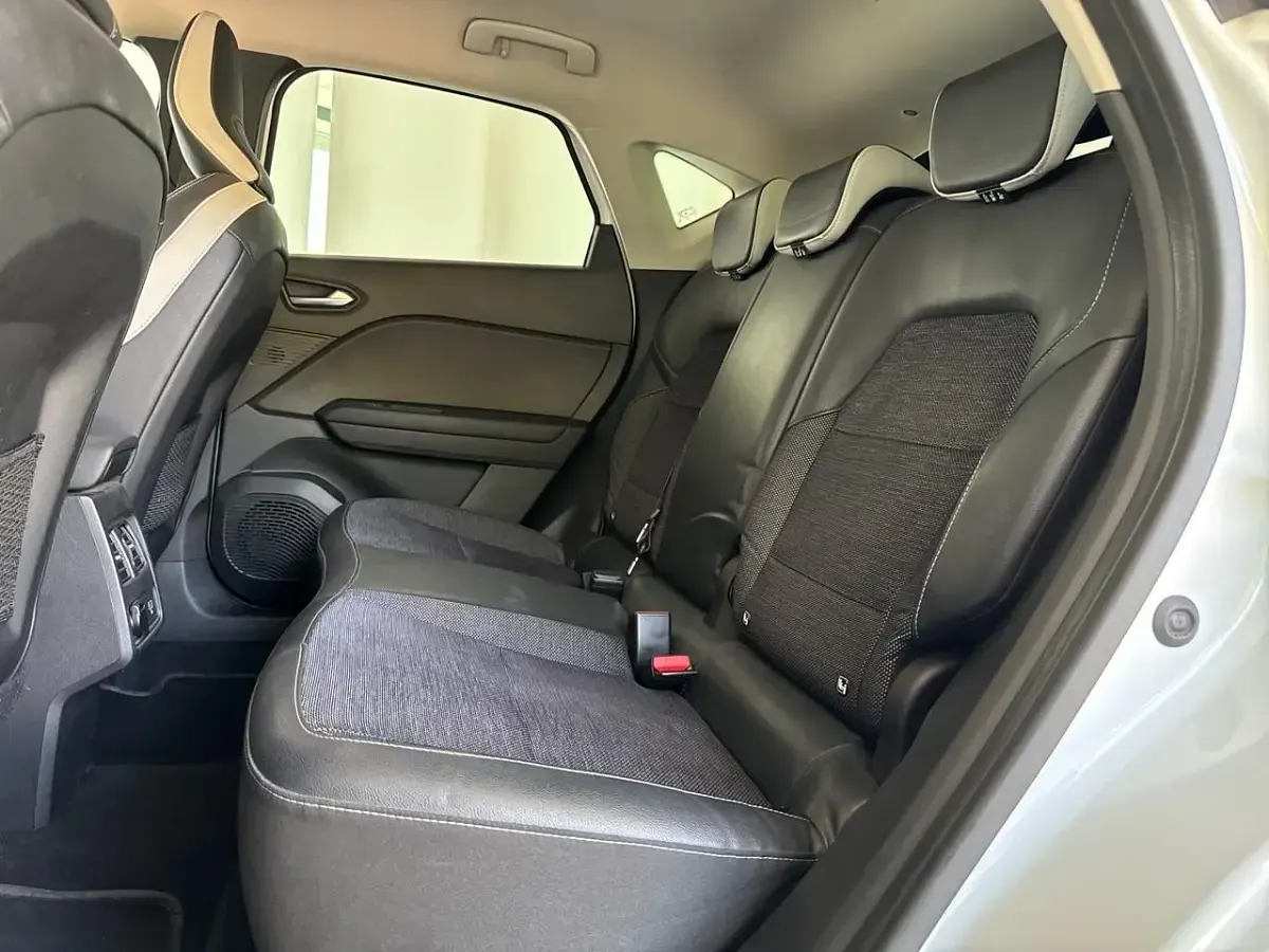 Usata Renault Captur Intens 101 CV (74 kW) 2021 Bianco SUV