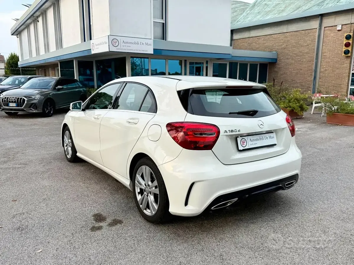 Usata Mercedes A180 109 CV (80 kW) 2016 Bianco Berlina