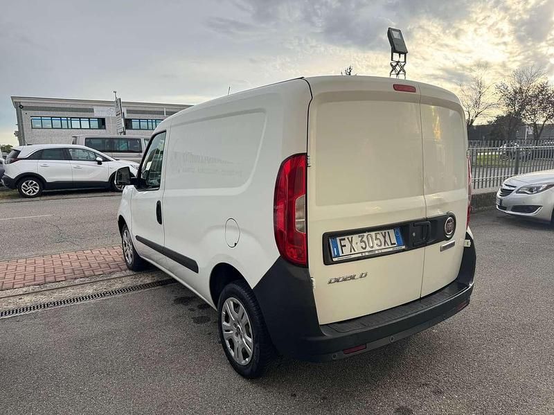 Usata Fiat Doblò 105 CV (77 kW) 2019 Bianco Monovolume