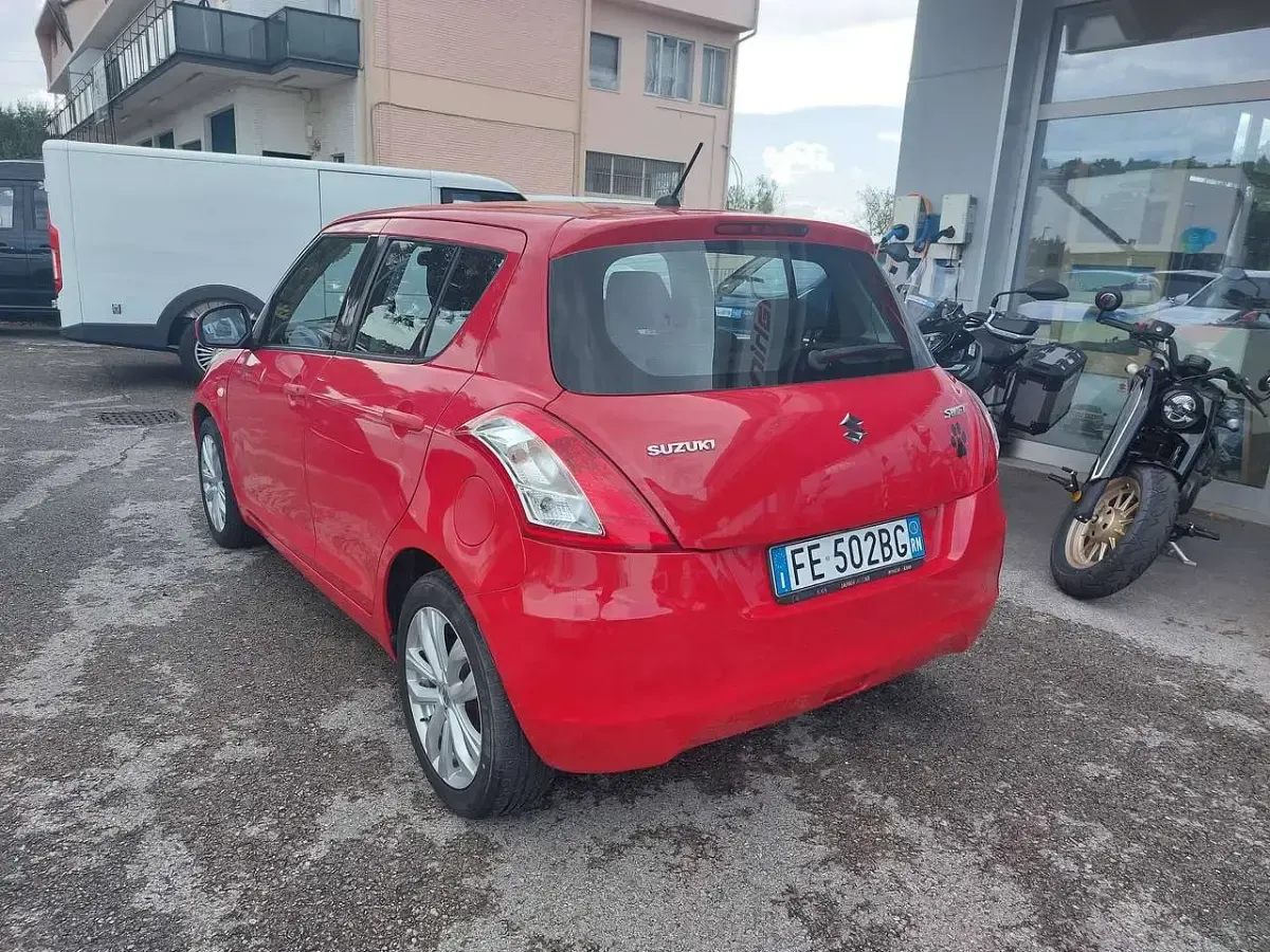 Usata Suzuki Swift 94 CV (69 kW) 2016 Rosso Utilitaria