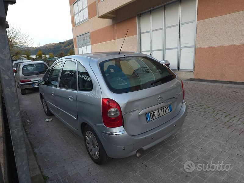 Usata Citroën Xsara Picasso 90 CV (66 kW) 2008 Grigio Monovolume