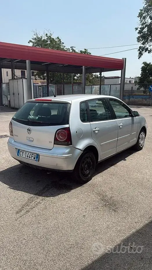 Usata VW Polo 75 CV (55 kW) 2005 Grigio Utilitaria