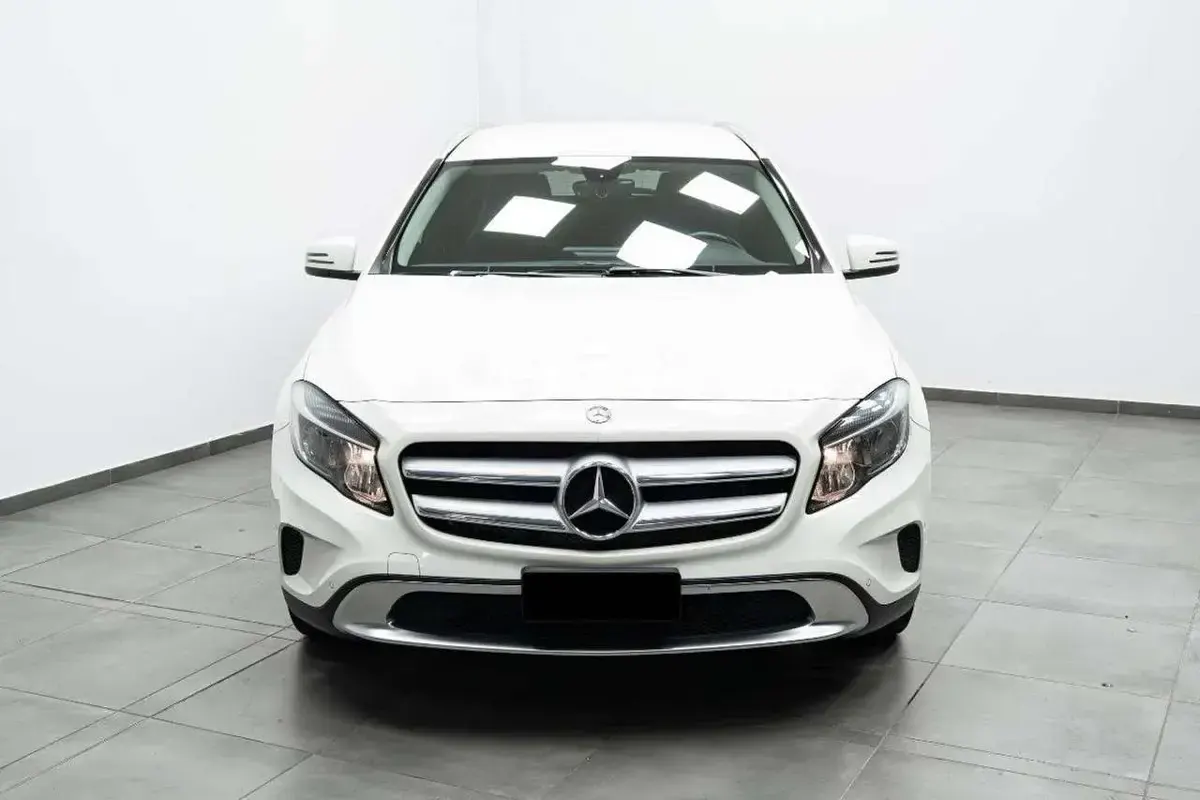Usata Mercedes GLA200 Executive 136 CV (100 kW) 2014 Bianco SUV