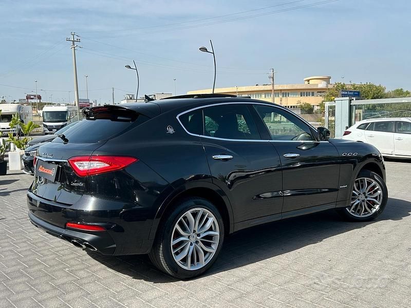 Usata Maserati Levante 275 CV (202 kW) 2019 Nero SUV