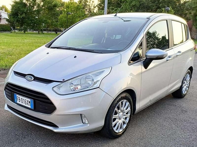 Usata Ford B-MAX Titanium 75 CV (55 kW) 2015 Argento Monovolume