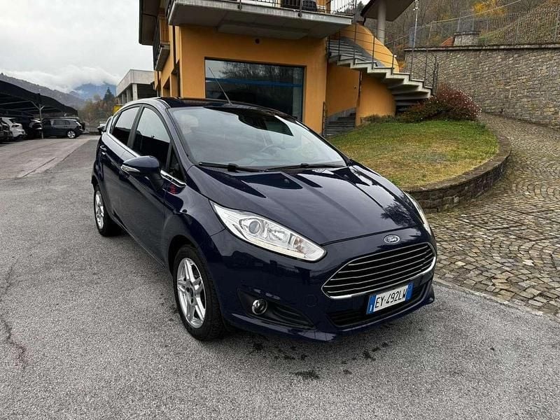 Usata Ford Fiesta Titanium 75 CV (55 kW) 2015 Blu/azzurro Berlina