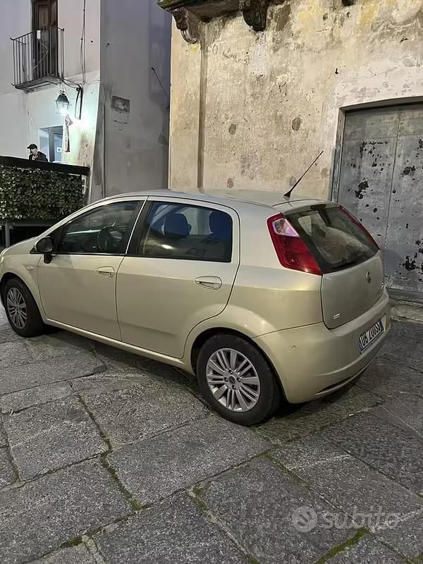 Usata Fiat Grande Punto 75 CV (55 kW) 2007 Utilitaria