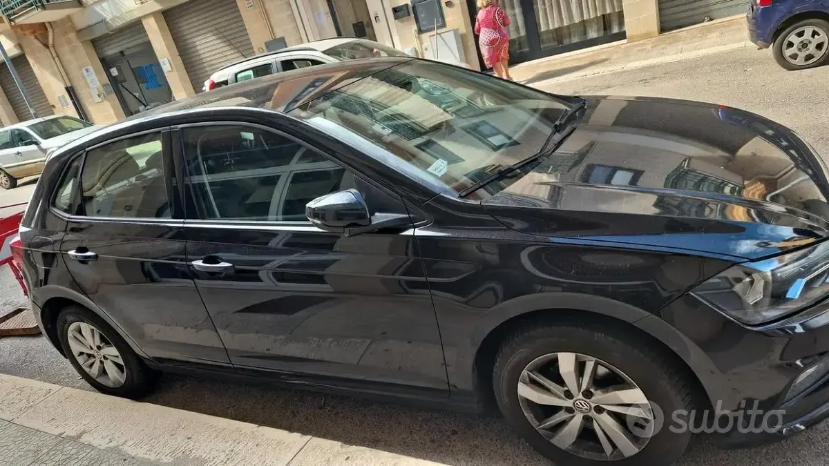 Usado VW Polo 80 CV (58 kW) 2019 Negro Utilitario