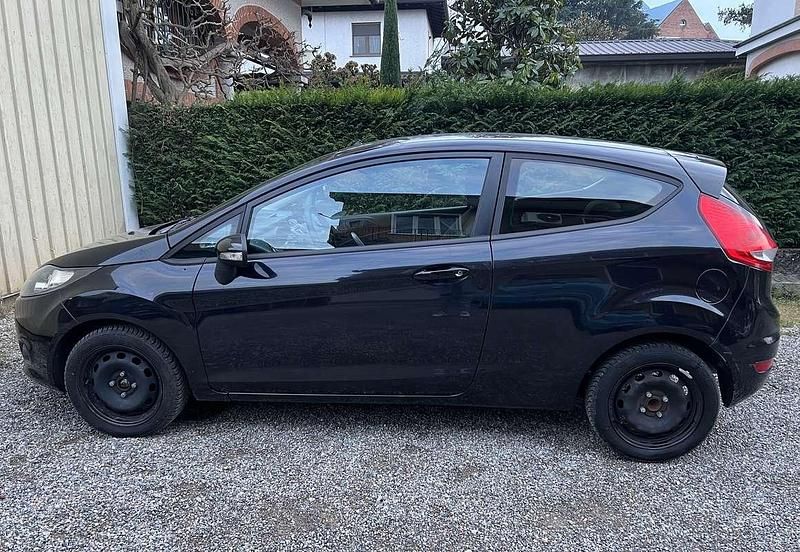 Usata Ford Fiesta Trend 60 CV (44 kW) 2010 Utilitaria