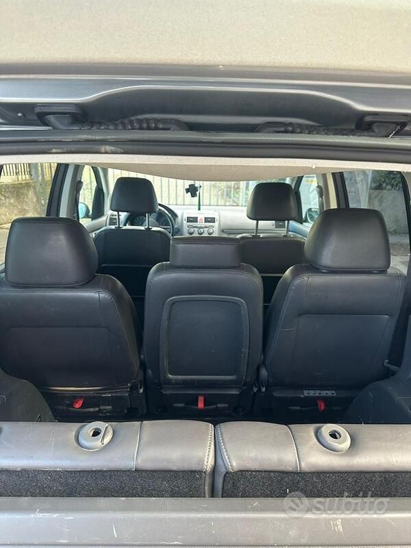 Usata 2009 VW Touran Monovolume | 5890 € (Buon prezzo) - Immagine 1/4