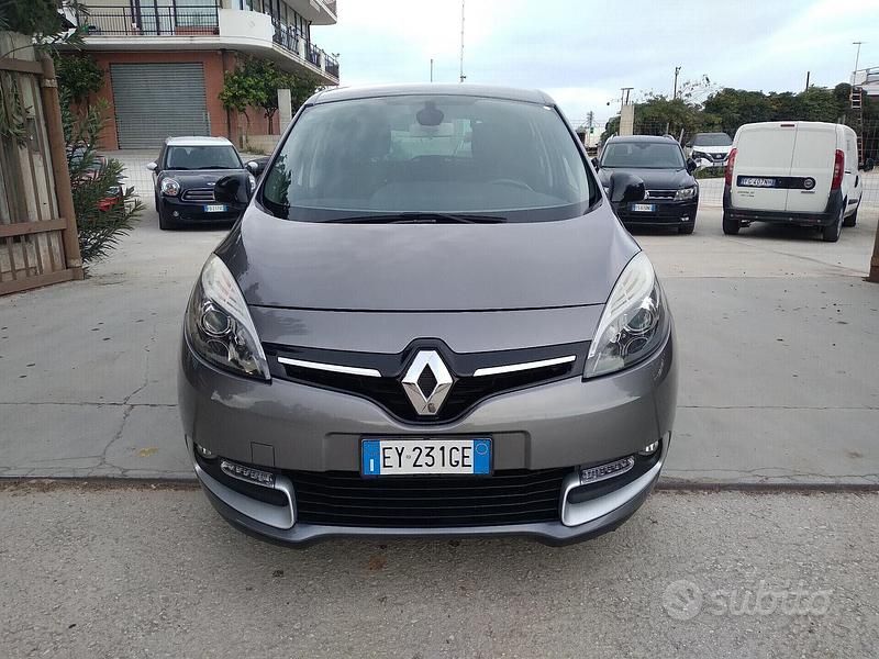 Usata Renault Scénic III LIMITED 110 CV (80 kW) 2015 Grigio Monovolume