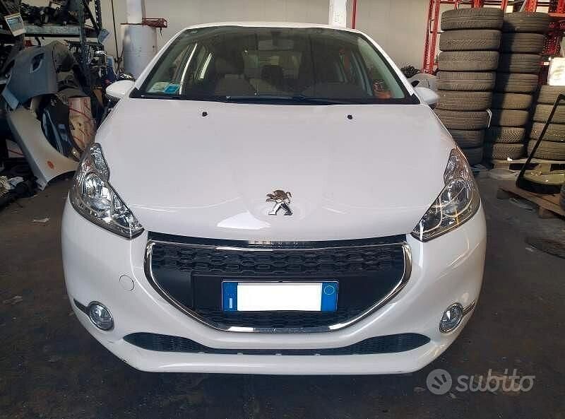 Usata Peugeot 208 68 CV (50 kW) 2013 Bianco Utilitaria