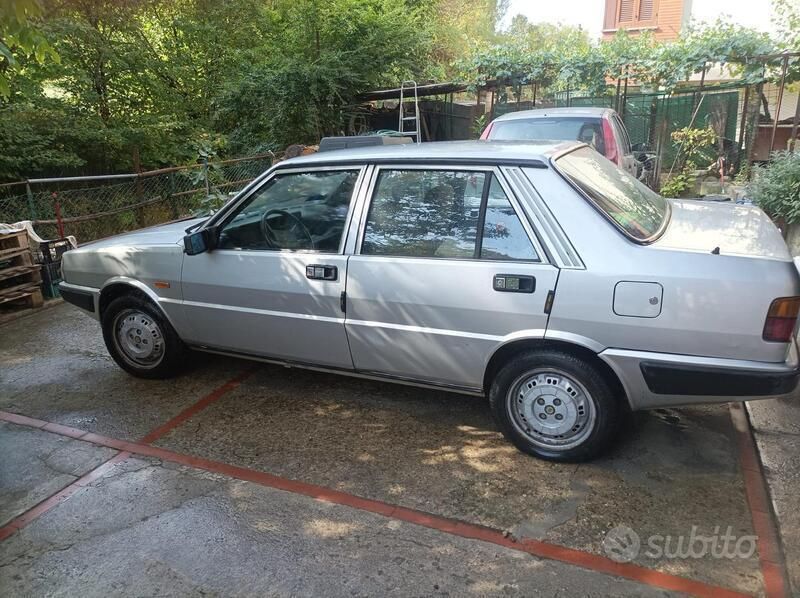 Usata Lancia Prisma 105 CV (77 kW) 1986 Argento Berlina