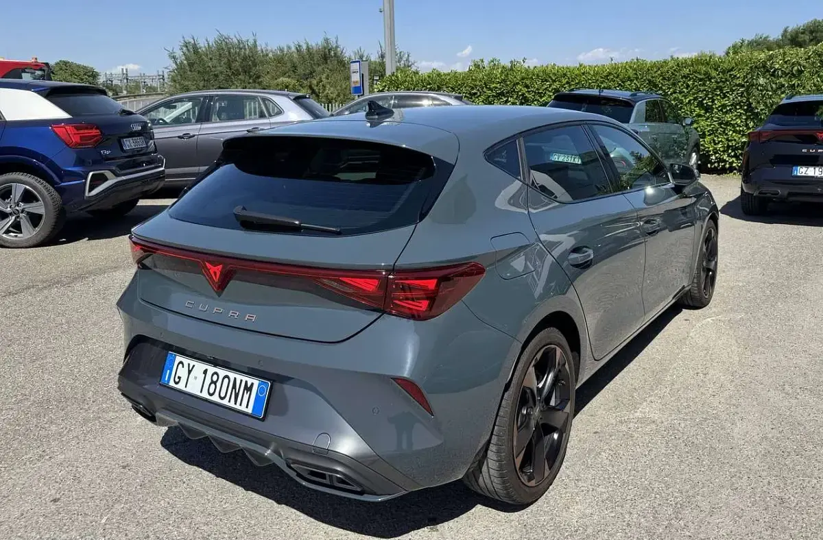 Usata Cupra Leon 150 CV (110 kW) 2025 Fiord blue Berlina