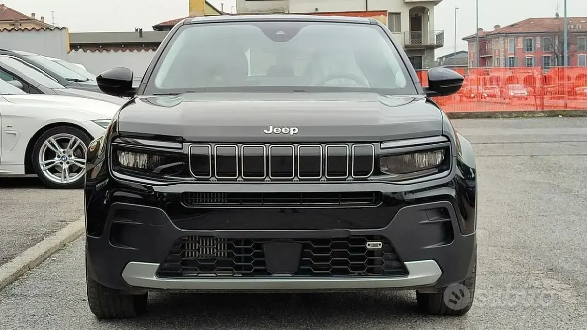 Usata Jeep Avenger Altitude 101 CV (74 kW) 2025 Nero vulcano SUV