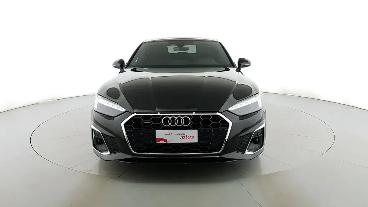 Usata Audi A5 Sportback S-Line 204 CV (150 kW) 2024 Nero mythos metallizzato Utilitaria