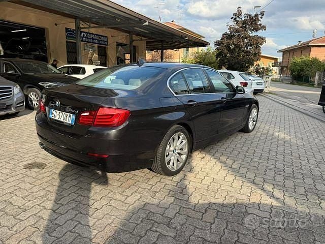 Usata BMW 530 Efficient Dynamics 258 CV (189 kW) 2010 Nero Berlina