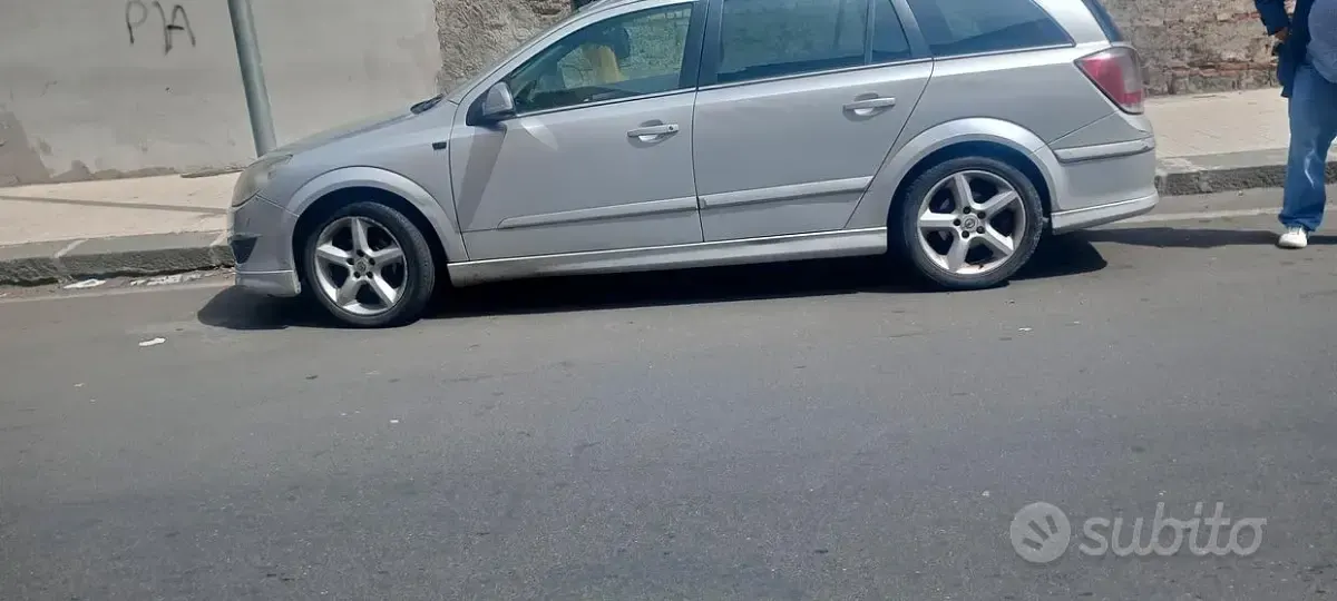 Usata Opel Astra 110 CV (80 kW) 2010 Station wagon