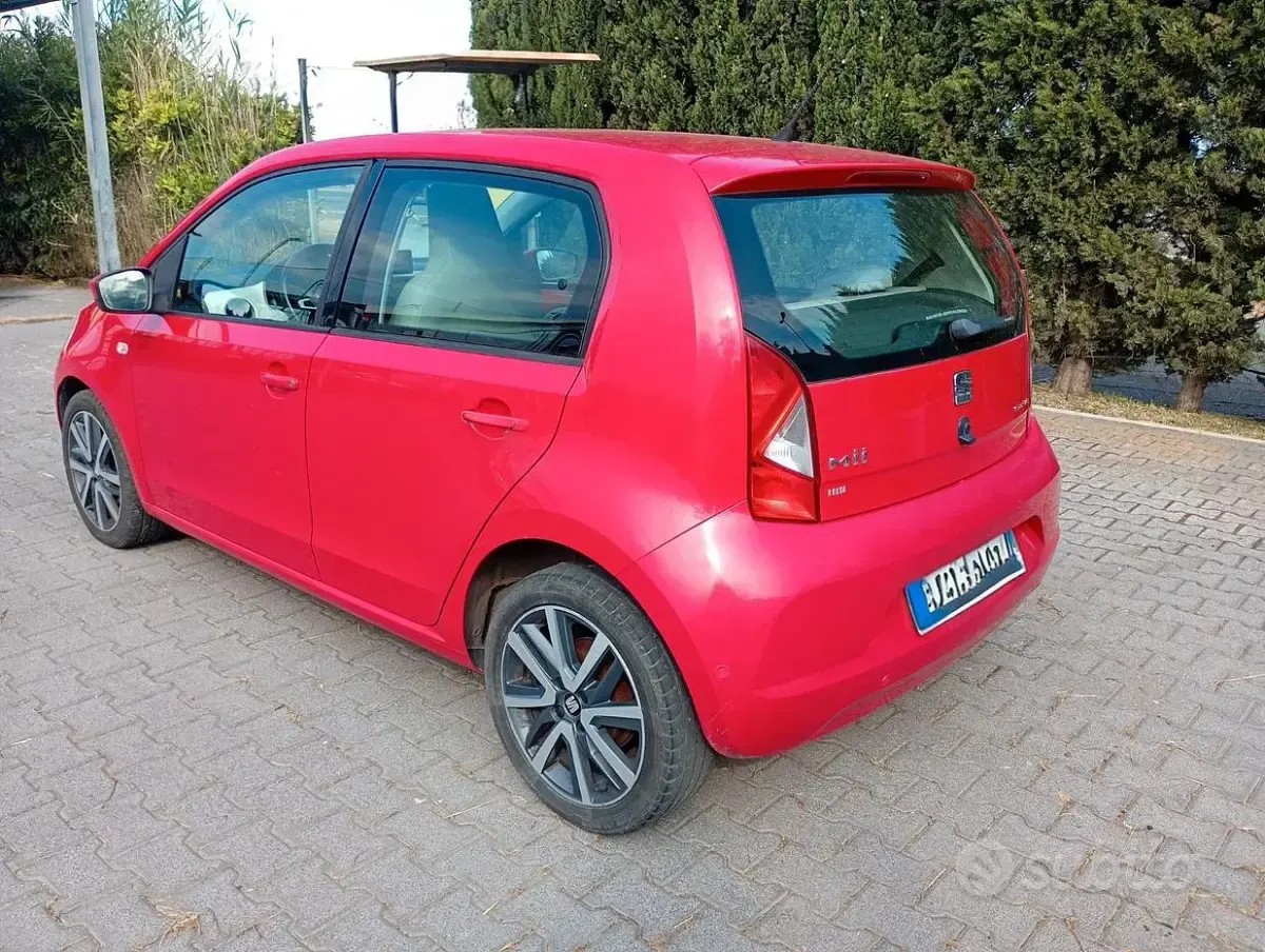 Usata Seat Mii Chic 68 CV (50 kW) 2014 Rosso Utilitaria