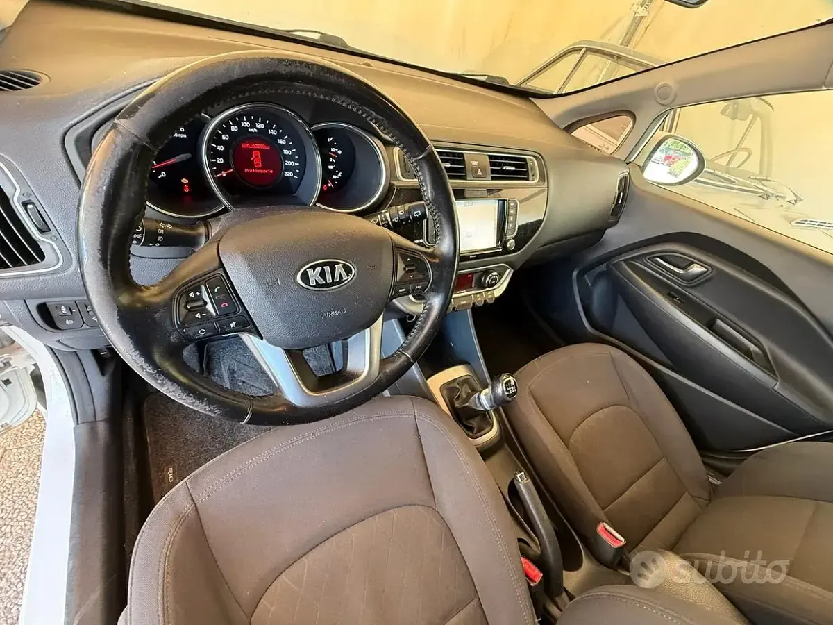 Usata Kia Rio 90 CV (66 kW) 2015 Other Berlina