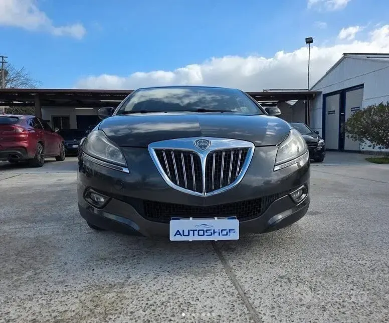 Usata Lancia Delta 120 CV (88 kW) 2011 Nero Utilitaria