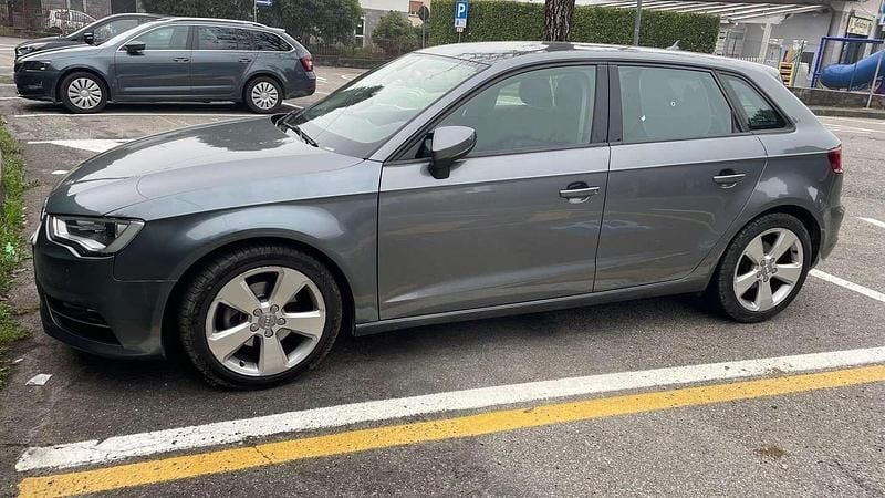Usata Audi A3 Business 110 CV (80 kW) 2015 Grigio Berlina