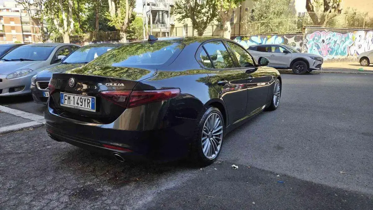 Usata Alfa Romeo Giulia Business 179 CV (131 kW) 2017 Nero Berlina