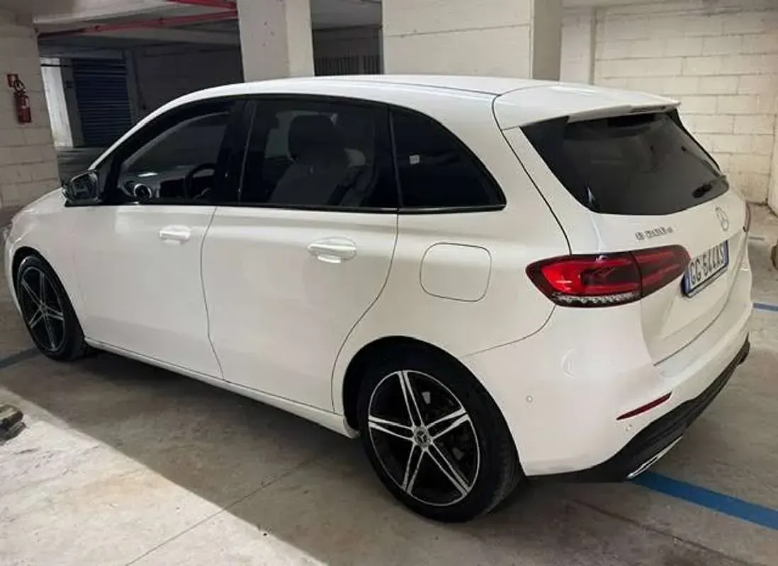 Usata Mercedes B200 150 CV (110 kW) 2021 Bianco Utilitaria