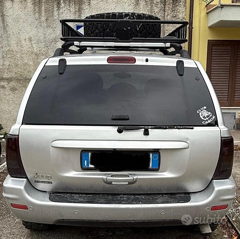 Usata Jeep Cherokee 170 CV (125 kW) 2005 Grigio SUV