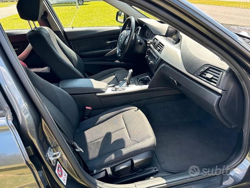 Usata BMW 318 Comfort Edition 143 CV (105 kW) 2015 Grigio Station wagon