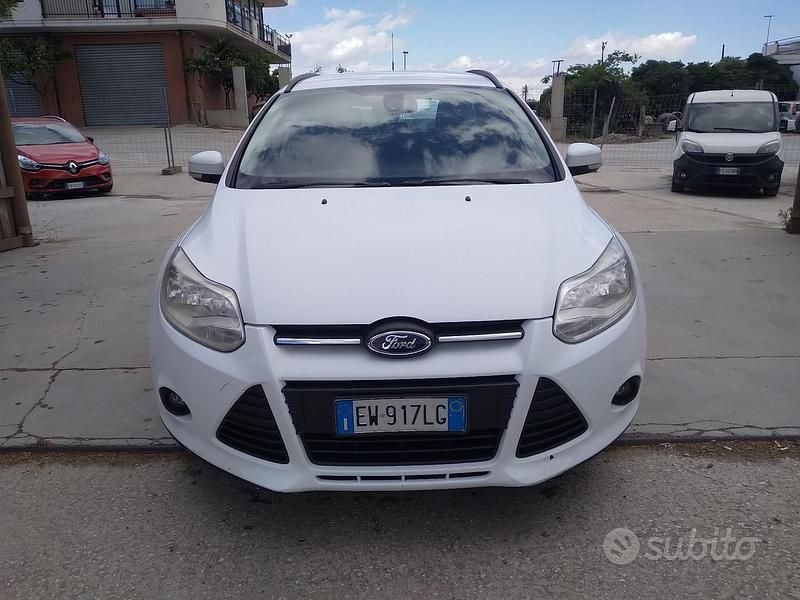 Usata Ford Focus Business Edition 95 CV (69 kW) 2014 Bianco Station wagon