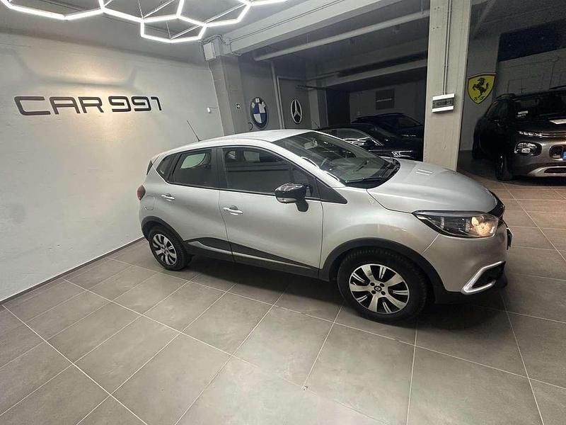 Usata Renault Captur 90 CV (66 kW) 2019 Grigio SUV