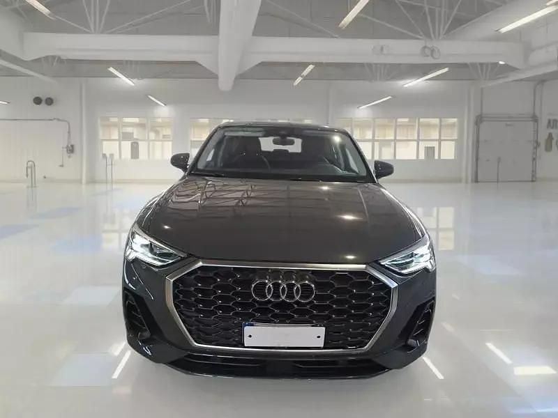 Usata Audi Q3 Sportback Business Plus 149 CV (109 kW) 2023 Grigio SUV