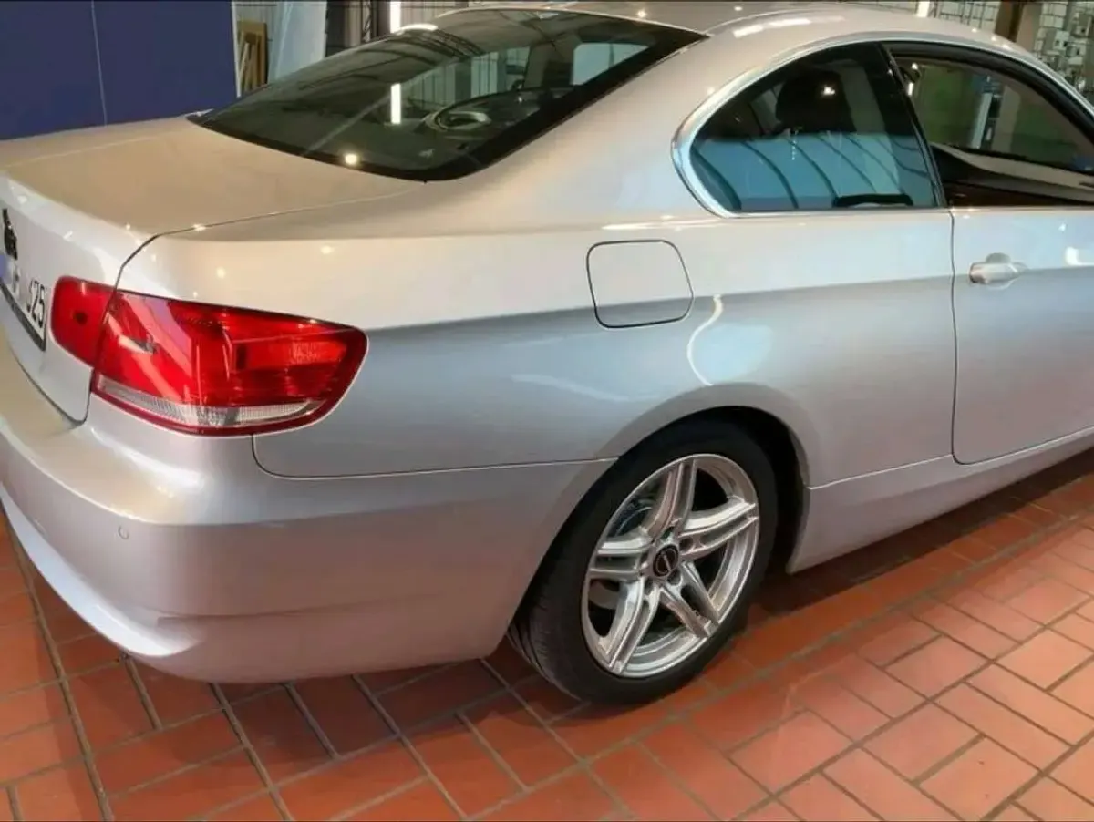 Usata BMW 325 218 CV (160 kW) 2009 Titansilver Coupé