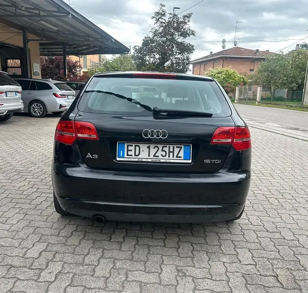 Usata Audi A3 105 CV (77 kW) 2010 Nero Utilitaria
