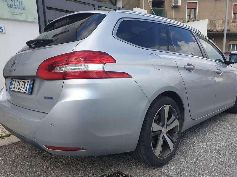 Usata Peugeot 308 SW Allure 120 CV (88 kW) 2015 Argento Station wagon