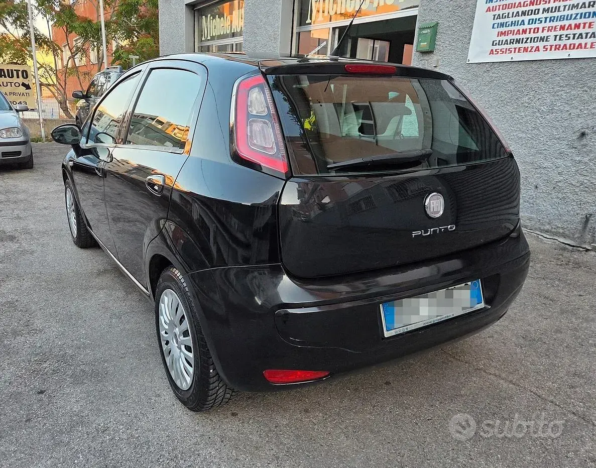 Usata Fiat Grande Punto 69 CV (50 kW) 2011 Nero Utilitaria