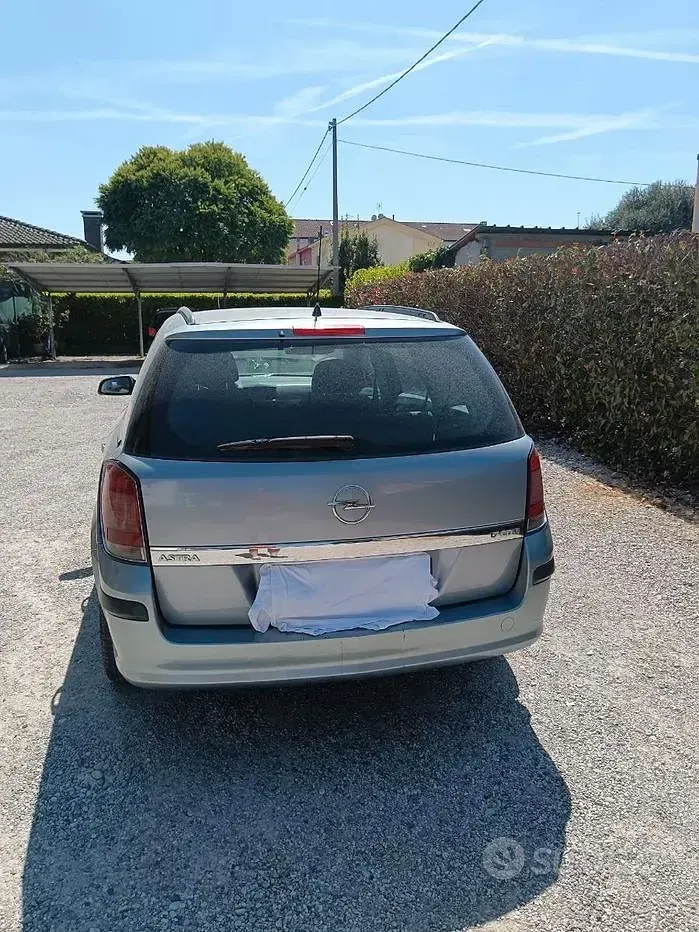 Usata Opel Astra 60 CV (44 kW) 2006 Grigio Station wagon