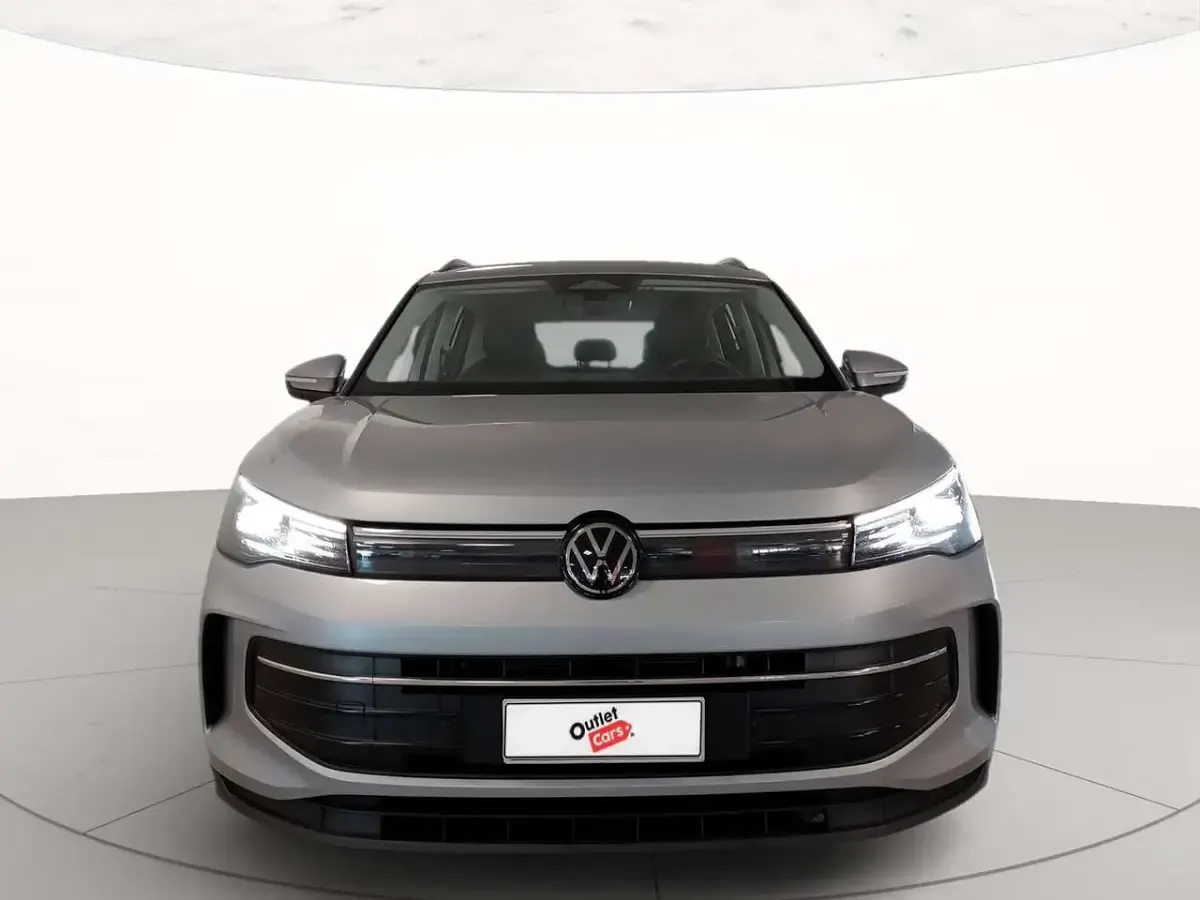 Usata VW Tiguan Life 150 CV (110 kW) 2024 Dolomite silver metallizzato SUV