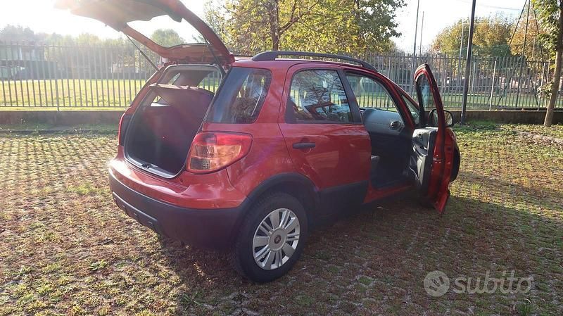 Usata Fiat Sedici 2009 Rosso SUV